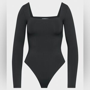 Aritzia Bodysuit M